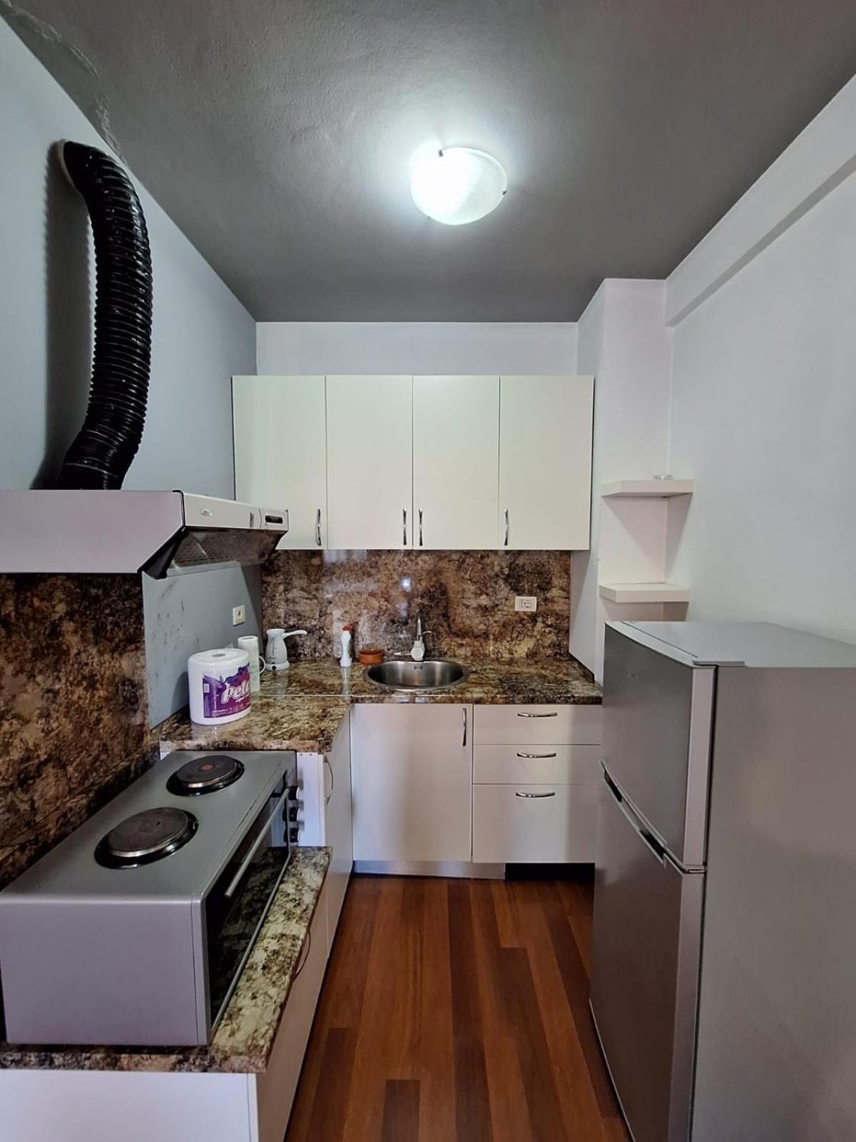 Ergi'S Host Apartment ติรานา ภายนอก รูปภาพ