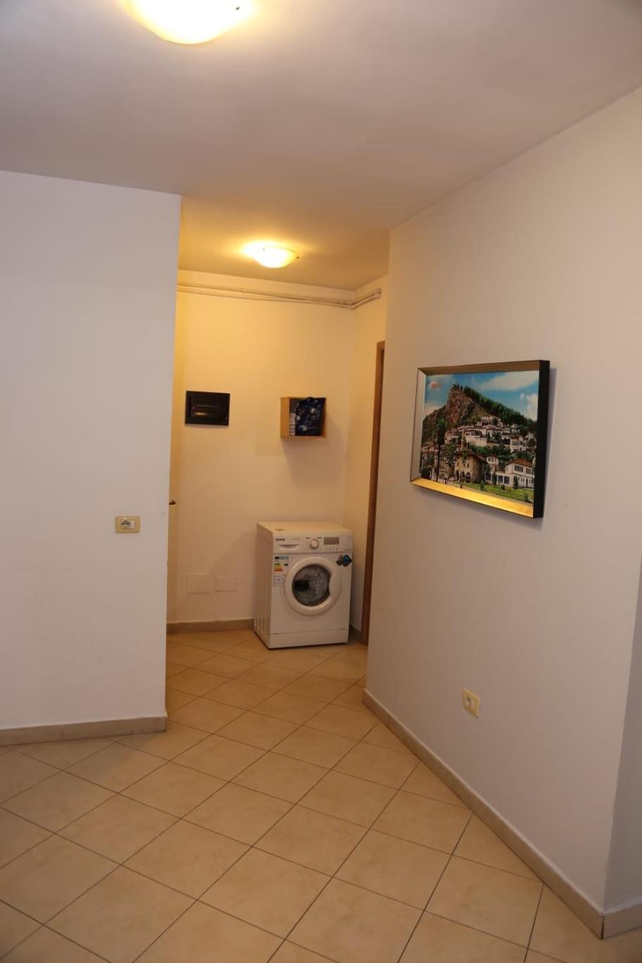 Ergi'S Host Apartment ติรานา ภายนอก รูปภาพ